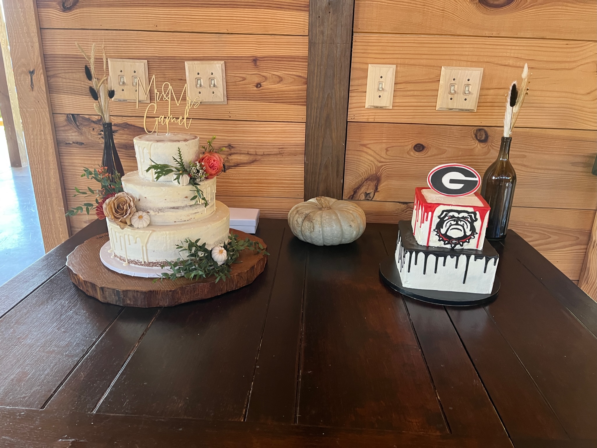 Bridal & groom cake set up